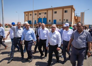 جولة لرئيس اقتصادية قناة السويس بمنطقة القنطرة غرب تمهيدًا للافتتاحات الصناعية المرتقبة