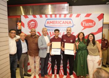 أمريكانا للمطاعم مصر تفتتح فرعًا جديدًا لـ«بيتزا هت» بالإسكندرية بإدارة كاملة من ذوي التحديات السمعية