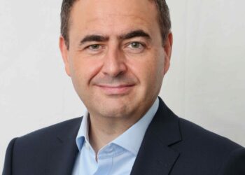 القابضة المصرية الكويتية تسجل 397 مليون دولار إيرادات و101 مليون دولار أرباح بالنصف الأول 2025