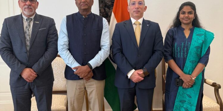 الرئيس التنفيذي لشركة أوراسكوم للمناطق الصناعية يلتقي بالسفير الهندي لمناقشة فرص الاستثمار