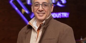 محمود غزال: الرسوم الأمريكية على الملابس تفتح الباب أمام صادرات النسيج المصرية