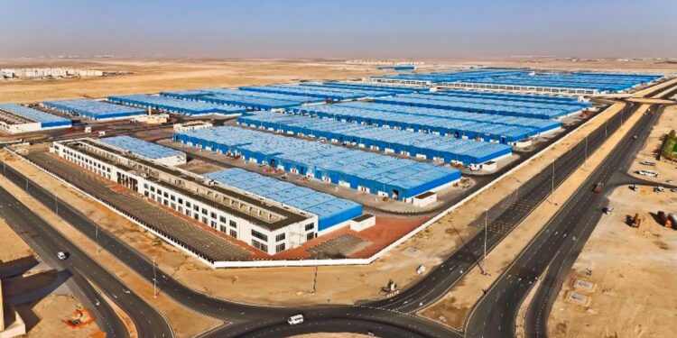 الصناعة: تخصيص 253 قطعة أرض صناعية بمساحة 545 ألف متر عبر المنصة الرقمية