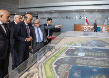 رئيس سنغافورة يزور المنطقة الاقتصادية لقناة السويس بالسخنة لبحث فرص التعاون المشترك