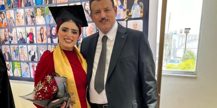 “صناع مصر” يهنئ الكاتب الصحفي شريف سليمان بتعيين نجلته معيدة بكلية الآداب