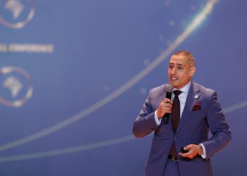 أيمن الزغبي: برنامج EPC لأفريكسيم بنك يمكّن المقاولين الأفارقة من قيادة البنية التحتية