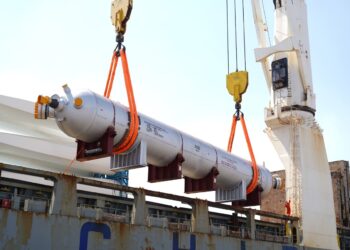 دي بي ورلد – مصر تناول شحنة صناعية عملاقة تتجاوز 500 طن بميناء السخنة