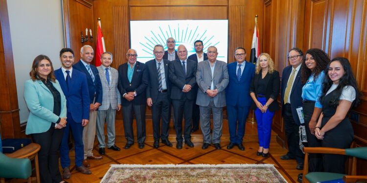 “رجال أعمال إسكندرية” و”سفارة السويد” يناقشان تعزيز الشراكة في الاستثمار وإعادة التدوير