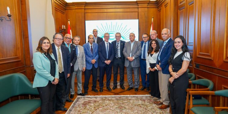 “جمعية رجال أعمال إسكندرية” و”سفير ايرلندا” يبحثان تعزيز الشراكات بين البلدين