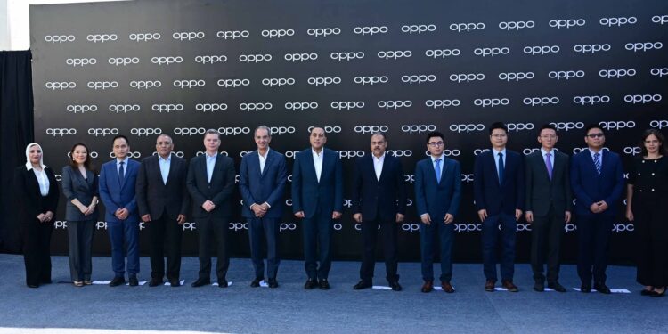 رئيس الوزراء يفتتح مصنع “أوبو” العالمية فى مصر باستثمارات 50 مليون دولار