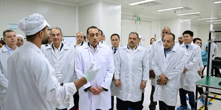 H.E. Prime Minister Witnesses the Inauguration of OPPO’s Smartphone