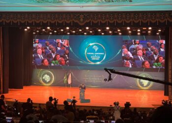 تشاندي موينيبيونجو: «أفريكسيم بنك» يوسع برنامج السندات إلى 5 مليارات دولار