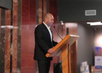 “سكر مكة” تطرح أحدث ماكينات الخياطة المعززة بالذكاء الاصطناعي بالتعاون مع “جاك” الصينية