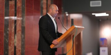 “سكر مكة” تطرح أحدث ماكينات الخياطة المعززة بالذكاء الاصطناعي بالتعاون مع “جاك” الصينية