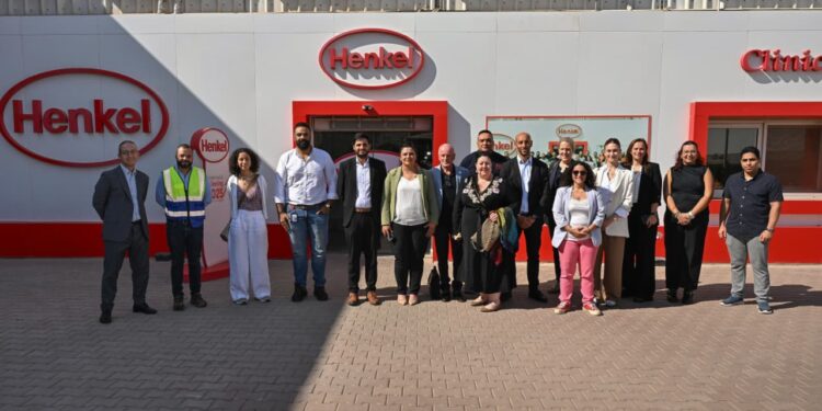 هنكل مصر تستقبل وفدًا ألمانيًا رفيع المستوى بمصنع أكتوبر كنموذج رائد للتصنيع المستدام