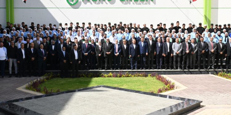 كامل الوزير يفتتح مصنعاً لتصدير الحاصلات الزراعية و3 خطوط إنتاج دوائية بمصنع لمستحضرات التجميل في جمصة