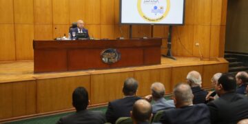 كامل الوزير يجتمع بـ23 شركة لدفع خطط توطين صناعة المركبات في مصر