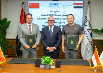 باستثمارات 15 مليون دولار.. اقتصادية قناة السويس توقّع عقد مشروع WINPEX الصينية لإنتاج أدوات الإضاءة بالسخنة