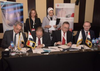 تصديري الملابس يوقّع مذكرة مع “الجمعية التشيكية” لتعزيز التعاون الاستثماري والتجاري