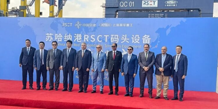 3.5 مليون حاوية سنويًا… محطة RSCT بالسخنة تقترب من التشغيل الكامل بعد وصول دفعة معدات عملاقة