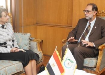 رئيس "سلامة الغذاء" يبحث مع سفيرة رومانيا توسيع التعاون ودعم نفاذ الصادرات المصرية للأسواق الأوروبية