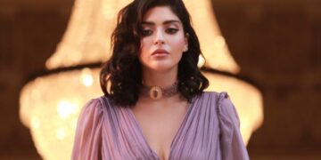 المغربية صافية التازي تتخطى ال 1.6 مليون مشاهدة ب”اول نظرة” .. وتجري جلسات عمل لدويتو باللهجة المصرية