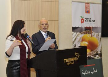 الخوخ الأوروبي المُعلّب يقدّم أول عرض ترويجي له في القاهرة