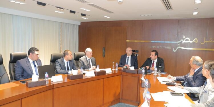 رئيس جهاز مستقبل مصر يبحث مع رئيس «تنظيم الاتصالات» دعم البنية التحتية الذكية للمشروعات التنموية