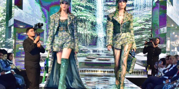 د. محمد الشريف: إقامة «بيراميدز فاشون شو» بالتوازي مع الدورة 79 لمعرض «Cairo Fashion & Tex» بمشاركة مصممين عالميين