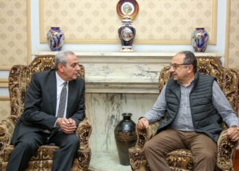 وزير قطاع الأعمال العام يبحث مع محافظ الغربية تسريع تطوير «غزل المحلة»