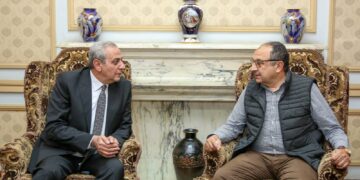 وزير قطاع الأعمال العام يبحث مع محافظ الغربية تسريع تطوير «غزل المحلة»