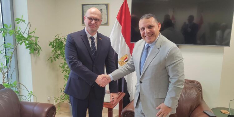 التمثيل التجاري المصري وبيلاروسيا يبحثان تعميق الشراكة التجارية وتوطين الصناعة