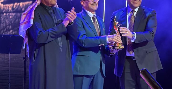 بالصور.. مهرجان المسرح العربي يكرم النجم الكبير محمد صبحي بدورته 16