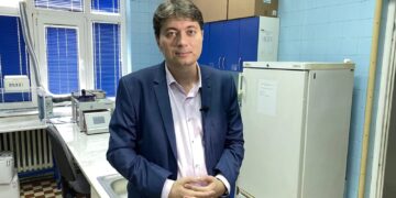 الطب الحديث يفتح آفاقًا جديدة لعلاج سرطان الرئة والتحذير من التدخين السلبي