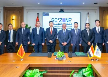 باستثمارات 34 مليون دولار.. اقتصادية قناة السويس توقع عقد تصنيع خطوط إنتاج “الصودا آش” مع CNCEC الصينية