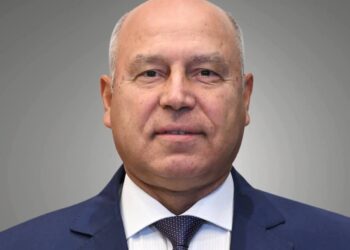 وزارة الصناعة تؤكد: الفريق كامل الوزير لا يمتلك أي حسابات شخصية على السوشيال ميدياوزارة الصناعة تؤكد: الفريق كامل الوزير لا يمتلك أي حسابات شخصية على السوشيال ميديا