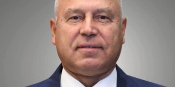 وزارة الصناعة تؤكد: الفريق كامل الوزير لا يمتلك أي حسابات شخصية على السوشيال ميدياوزارة الصناعة تؤكد: الفريق كامل الوزير لا يمتلك أي حسابات شخصية على السوشيال ميديا