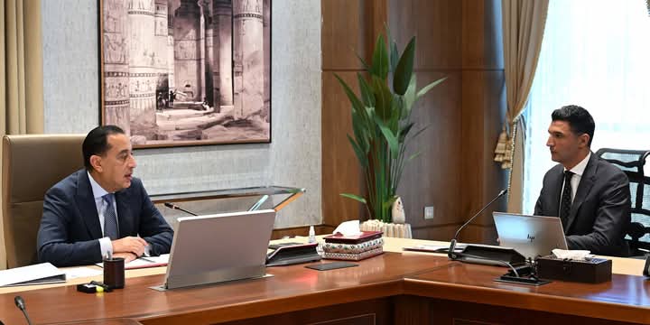 خلال لقاء مدبولي مع وزير الصناعة.. 5 صناعات كبرى على أجندة الحكومة خلال المرحلة المقبلة