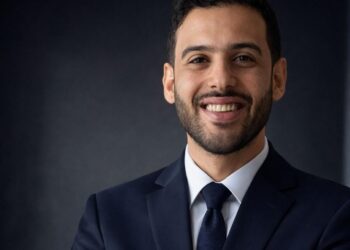 باهر عبد العزيز: ضغوط الفائدة وقوة الدولار تدفع الذهب للتراجع مؤقتًا