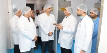 وزير الصناعة يتفقد 5 مصانع دوائية بالعبور لتعزيز الأمن الدوائي ودعم التصدير