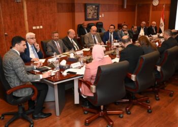 وزير الصناعة يبحث مع غرفة الصناعات الهندسية خطة العمل المستقبلية لتعزيز التصنيع المحلي