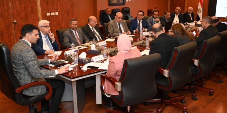 وزير الصناعة يبحث مع غرفة الصناعات الهندسية خطة العمل المستقبلية لتعزيز التصنيع المحلي