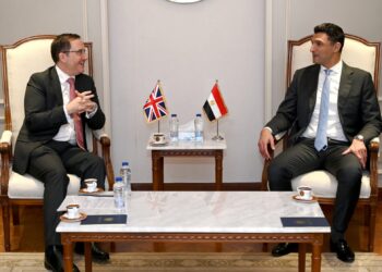 وزير الصناعة يبحث مع سفير المملكة المتحدة بالقاهرة سبل تعزيز التعاون الصناعي المشترك وزيادة الاستثمارات البريطانية في السوق المصري