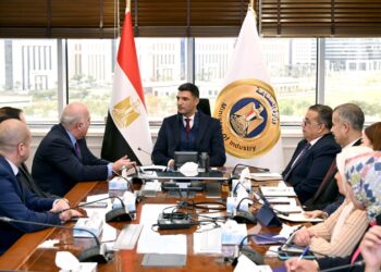 وزير الصناعة يبحث خطط «بولاريس» التركية للتوسع في 3 مدن صناعية جديدة بمصر