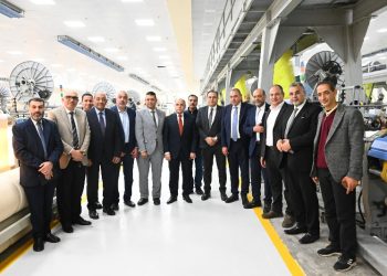 اجتماع “الصناعات النسيجية” مع محافظ الغربية والقابضة للغزل يسفر عن 6 توصيات لدعم القطاع