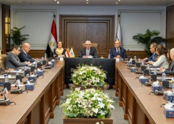 إنشاء مركز تميز للهيدروجين الأخضر بمقر اقتصادية قناة السويس بالسخنة لدعم البحث والابتكار