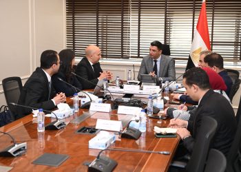 وزير الصناعة يبحث مع «لوريال مصر» زيادة استثماراتها في مصر وتعميق التصنيع المحلي