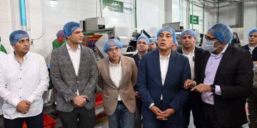 95% للتصدير.. مدبولي يتفقد مصنع “فيردي فودز” ببنها بطاقة 3000 طن سنويًا