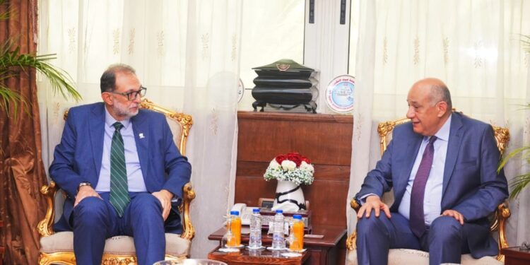 رئيس «سلامة الغذاء» يتفقد ميناء الإسكندرية لتعزيز الرقابة وتسريع الإفراج عن الرسائل الغذائية