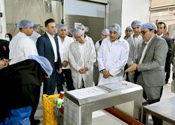 مدبولي يتفقد مصنع “غازي لاند”.. 600 طن إنتاج سنوي وخطط لزيادة الصادرات