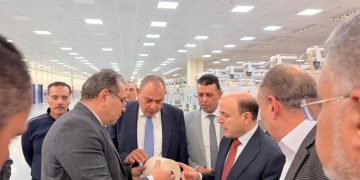 من المحلة.. « الصناعات النسيجية» تبحث مع محافظ الغربية ورئيس الشركة القابضة تعميق التصنيع المحلي وتعزيز التكامل بين القطاعين الحكومي والخاص